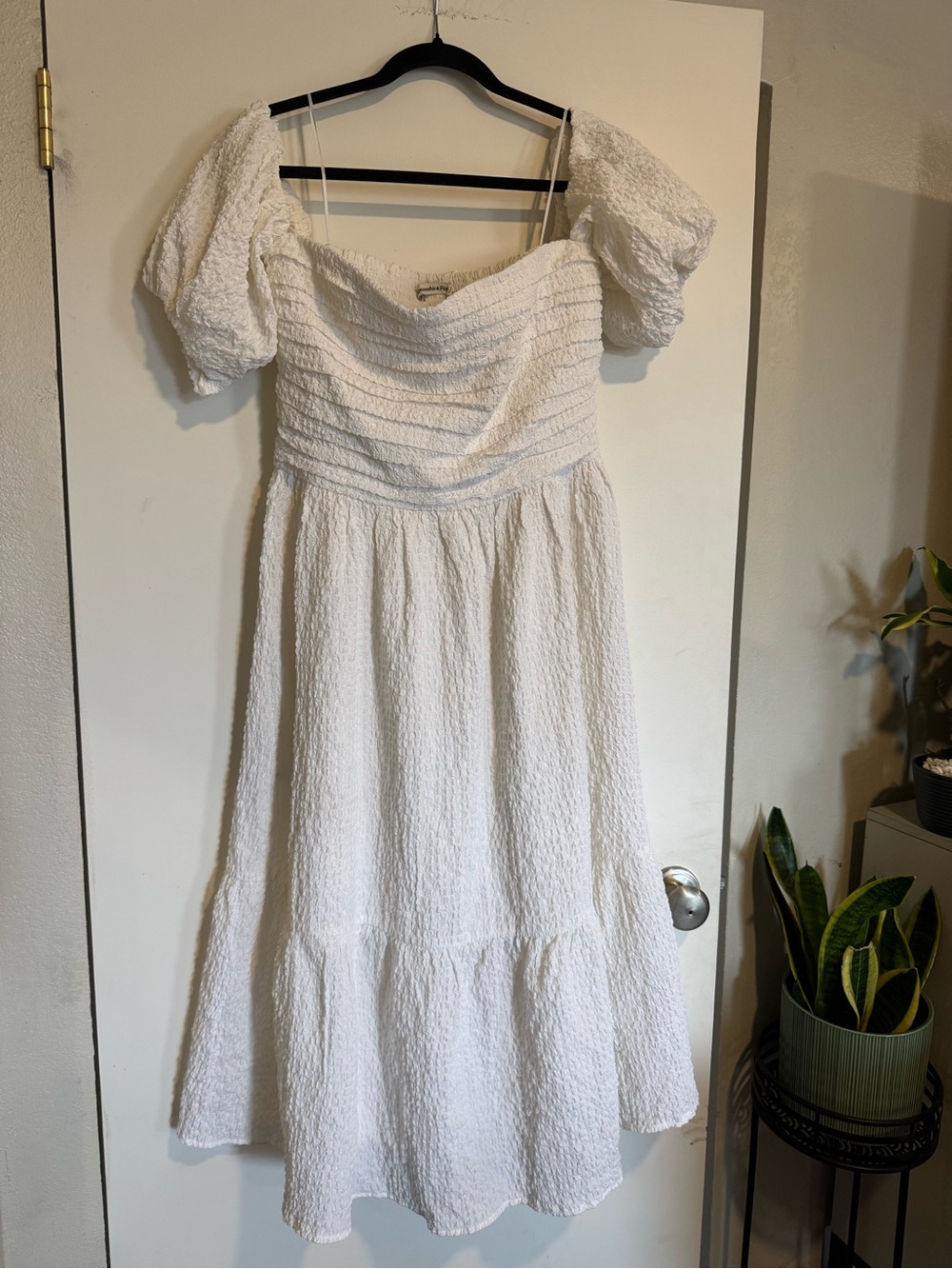 Abercrombie & Fitch White Textured Puff Sleeve Midi Dress Size L NWT - Picture 2 of 6